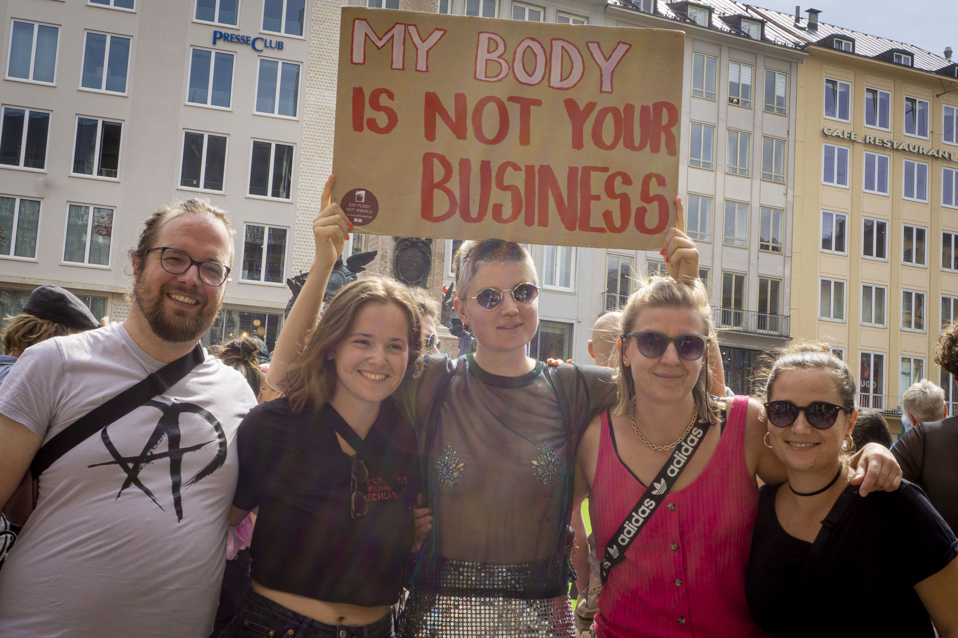Das Kollektiv beim Demozug Slutwalk München 2022